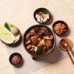 라움푸드 매운 쑥이네 돼지갈비찜 밀키트 700g : 라움푸드