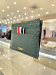 [THOM BROWNE] 톰브라운 페플 그레인 카드지갑 MAW220A-00198-310 : 롯데 이천점 아르마디오
