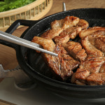 극소수 돼지 목살 양념구이 200g 마포 갈비집 냉동 숯불 갈비 밥도둑 반찬 캠핑 : 극소수