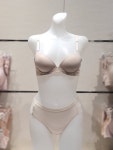 휠라언더웨어 에센셜 베이직 와이어브라 팬티세트 BAGDRG1642FSCR : NC수원터미널 휠라언더웨어