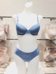 휠라언더웨어 트렌디 엠보나염 와이어 브라 팬티세트 BAGDRG1651FGSU : NC수원터미널 휠라언더웨어