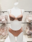 휠라언더웨어 트렌디 엠보나염 와이어 브라 팬티세트 BAGDRG1651FSPA : NC수원터미널 휠라언더웨어