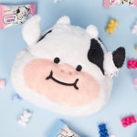 플레이인더박스 X 말랑카우 캐릭터 말랑이 인형 파우치 키링 1종 : PIB