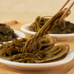 장수 성암마을 산야초 장아찌 짱아치 골라담기 : 성암산들