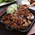 [유투버 햄지 Pick]미즈황푸드 연탄 석쇠불고기 불맛 캠핑 숯불 고기 300g 2팩 : 미즈황푸드