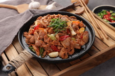 올담 오리주물럭 국내산 무항생제 1등급 생유황 1kg 양념 오리고기 : 올담길