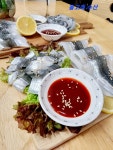 자연산 학꽁치회 350g 손질 학꽁치 회 필렛 꽁치 초고추장 서비스 : 아저씨푸드