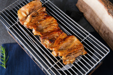 산수골식품 양념 칼집 돼지갈비 뼈삼겹 왕갈비 2kg (6-8인분) : 산수골 식품