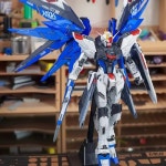 건담 피규어 Mg 아스트레이 레드 프레임 Hg 스트라이크 프리덤 액션 조각상 PVC 소장 모델 Gk 인형 장난감 생일 선물 : 퀸덤컴퍼니