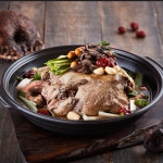 송호능이닭백숙 1팩 / 토종닭 반마리 : 송호 황토마을