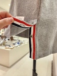[Thom browne] 톰브라운 남성 코튼 포켓 폴로 반팔 티셔츠 MJP171A-J0029-055 : 롯데 이천점 아르마디오