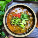고향의맛 시래기 올갱이해장국 다슬기 민물새우탕 덤증정 간편식 : 사랑채마켓