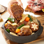 [통뼈몰] 25년 전통의 맛 그대로 - 통뼈감자탕 + 분모자뼈찜 혼합팩 칼칼한맛1팩 간장뼈찜1팩, 1kg, 2개 : 통뼈몰.