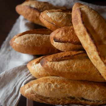 전통 바게트 프랑스 친환경 밀가루로 만든 저온발효 비건빵 : 블랑제리상떼