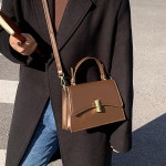 무드나인 레더 크로스백(브라운) 토트백 : 유초이스인샵