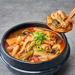 맛집 얼큰한 내장탕 750g 2팩+소고기장터국밥2팩 용량업 곱창과 깐양 푸짐한 밥 : 1936육개장터