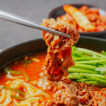 얼큰 버섯 칼국수 샤브샤브 밀키트 2인분 (소고기 포함) : 김씨언니마켓