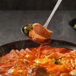 푸짐한한끼세트 / 오뎅식당 부대찌개 밀키트 2인분 + 모둠사리 1개(라면사리포함) : 오뎅식당