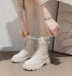 가을 겨울 리얼 가죽 워커 부츠 여성 앵클부츠 통굽 화이트 융털 스트랩 미들부츠 와일드 라이더부츠 : 뮤키다르