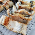 당일손질 쫀득함의 끝판왕 국내산 대왕민물장어 1kg(1-2미 실중량 650g내외) -인증 : 시안아트웍스