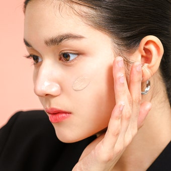 뷰티업계, 7월 베이스 제품 새 출시 소식 다양함, 언리얼 스킨 쉬어 글로우 틴트와 쉬어 글로우 로즈 페이스 틴트 주목 받아