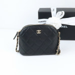 샤넬 캐비어 클래식 하프문 미니백 AP4000-B10583-C3906 : LORIAN