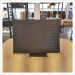 [여주아울렛명품 벨로네고지오] BOTTEGA VENETA 24SS 남성 인트레치아토  607479VCPQ5 1005 하프 지퍼 클러치백 : 벨로네고지오