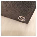 [여주프리미엄빌리지] GUCCI 24SS 610464 CAO2N 1040 구찌 GG 인터로킹 투톤 남성 반지갑 블랙블루 : 벨로네고지오