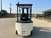 중고지게차 2.5톤 유니케리어스 3단 4800mm 사이드쉬프트 전동지게차 : 성우홀딩스