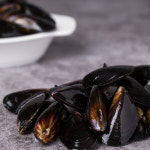 당일조업 생 홍합 1kg 세척 제철 통영 : 두결수산