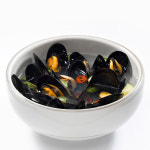 당일조업 생 홍합 1kg 세척 제철 통영 : 두결수산