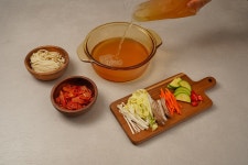 한칼식품 한칼칼국수 김치 칼국수 수제비 밀키트2인분 1690g : 한칼식품