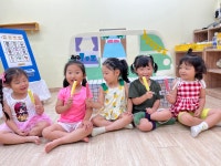 떠나자! 자연으로 캠핑카 포토존 여름환경구성 가니티쳐마켓 보육교사 유치원교사 교사용교구 환경구성 환경판 : 가니티쳐마켓