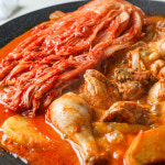 핫도리탕 국내산 묵은지 닭도리탕 닭볶음탕 한마리(2,3인분) 술안주 캠핑 밀키트 : 핫도리탕