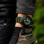 2025 호환  SEIKO 남성용 프로스펙스 스트리트 스포츠 시계 태양 다이버 200M 다이얼 실리콘 밴드 SNE537 패션 캐주얼 : 고고무역