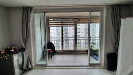 리모델링 거실인테리어 슬림도어 분합문 거실꾸미기 배란다중문 태광중문 : 태광중문