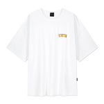 [베루툼] 배우 진영 Pick · 스몰 아치 로고 반팔 티셔츠 화이트 : 베루툼