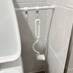 화장실 욕실 변기뒤 청소 벽걸이 공중부양 변기솔 구멍 청소 : 하이어데코