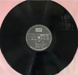 조동진 - 1집 행복한 사람,작은 배 LP [한국음반 HSAP-79013] [중] : 감성오디오 LPCD 스토어