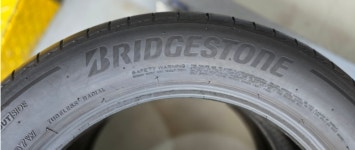 중고 타이어 브리지스톤 투란자 TOO5 별마킹 205 60 17 2시리즈 액티브투어러 2056017 1개가능 : 일산엣지타이어