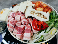 흑돼지 김치찌개 2.35kg 술안주추천 집밥 캠핑용 푸짐한 전골 : 끼니쿡