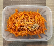 매콤달콤 진미채무침 400g 김치에 반하다 당일제조 반찬 오징어채 볶음 : 김치에 반하다