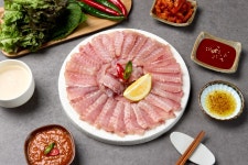국산 전라도 목포 대청도 산지직송 숙성 홍어 안삭힌 삭힌 홍어 회 삼합 : 친구가 수산해