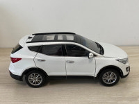 1:18 현대 싼타페 DM 다이캐스트 SUV 자동차 모형 : 아우토 하우스