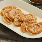 50년 전통 김해 달인양념만두 매운김치만두 1팩(20개입/660g) 캠핑음식 밀키트 : 인생식탁