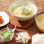 [파주본점] 일산 닭칼국수 밀키트 1.2kg 닭육수 닭고명 생면 3종 1세트 1.5~2인분 : 웰피아닷컴