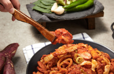 맛상 한입 닭갈비 매운맛 1kg : 배꼽달래기