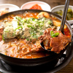 어마어마한 우거지 감자탕 5kg 6인분 통 뼈 해장국 대용량 라면사리추가 : 자연백계