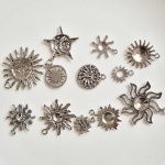 에이션트 니카 태양 펜던트 파츠 DIY 신발 꾸미기 악세서리 부자재 데코 P106 : 멜빈데코