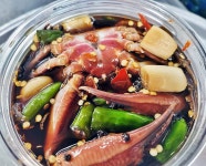 남해지족해협에서 직접잡아 담근 간장돌게장 [남해맛집 청해삼소리정] : 소리게장